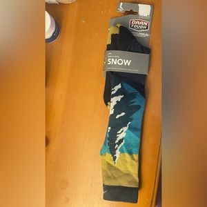 Brand new Darn Tough snow socks